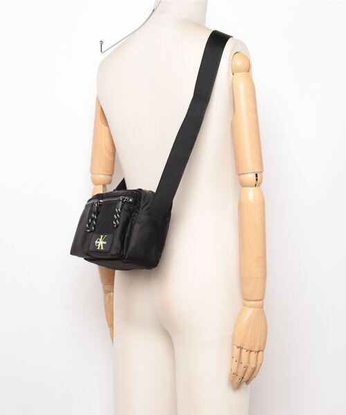 Calvin Klein(カルバン・クライン) メッセンジャーバッグ FREE Calvin Klein(カルバン・クライン) メッセンジャーバッグ FREE