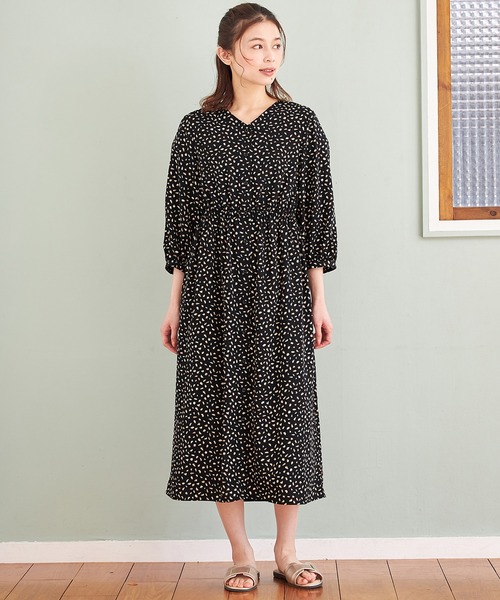 Viola e Viola（ヴィオラ エ ヴィオラ） ワンピース 前ボタンVネック