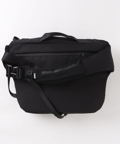 COMFY OUTDOOR GARMENT ショルダーバッグ CMF OUTDOOR GARMENT