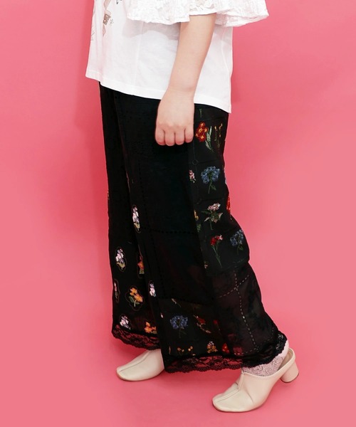 スカラー黒のレースワイドパンツ フリーサイズ ScoLar（スカラー） ワイドパンツ パンツ レース刺繍 パッチワーク
