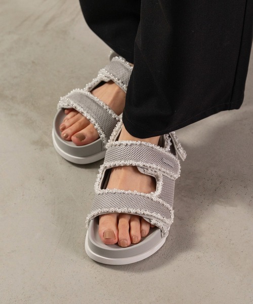 CHARLES ＆ KEITH サンダル パールエンベリシュッド フラット