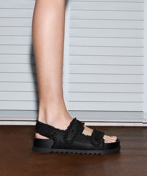 CHARLES ＆ KEITH サンダル パールエンベリシュッド フラット
