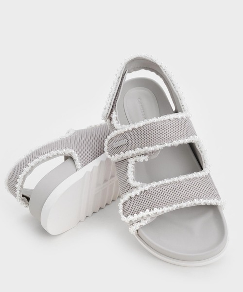 CHARLES&KEITH◆メッシュパールフラットフォームサンダル 送料込 CHARLES ＆ KEITH サンダル パールエンベリシュッド フラット
