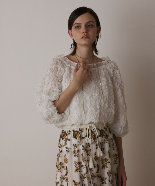 【美品】GRACE CONTINENTALシャーリングレーストップス GRACE CONTINENTAL（グレースコンチネンタル） シャーリングトップ