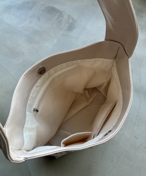 SHAGGIE（シャギー） ショルダーバッグ バッグ アイレットスタッズ 