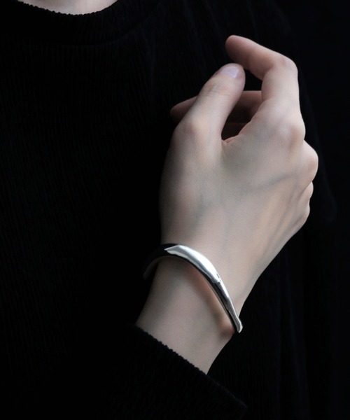 バングル 「YArKA/ヤーカ」nuance curve line bangle 「onecube mato2」 / ニュアンスカーブバングルの画像