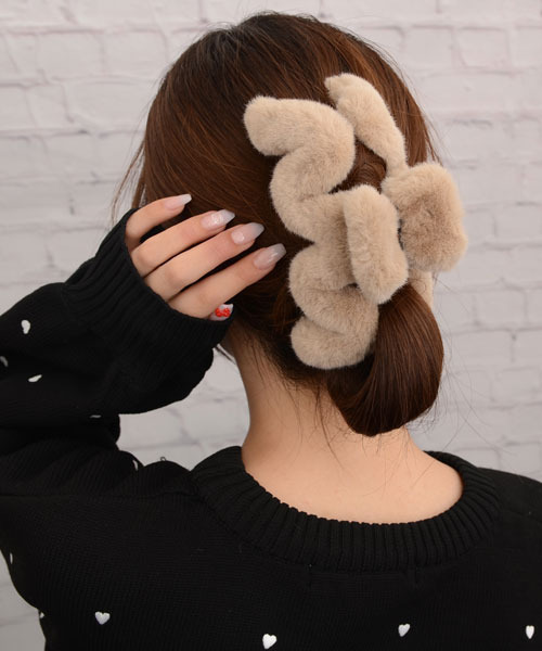 ヘアクリップ　フォックスファー　No.819 TONE SELECT GOODS ヘアクリップ 「float」もこもこ フェイク