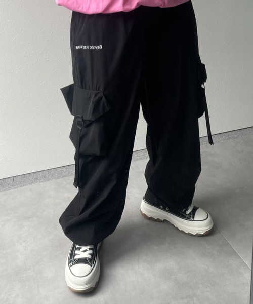 B.R.U カーゴパンツ ロゴ刺繍入りワイドパラシュートカーゴ