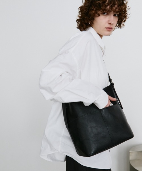 ショルダーバッグ sold out アウトポケットスクエアショルダーバッグ｜WOMEN｜250ISC55-144J｜AZUL