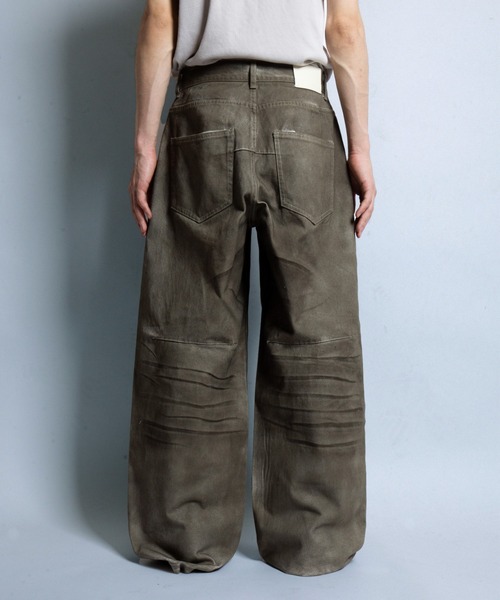 「Camphor wood」 デニムパンツ MEDIUM ブラウン メンズの画像