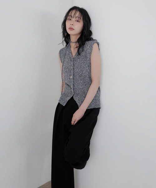 LIAN（リアン） ベスト ジレ チョーカー付きニュアンスボタンニット