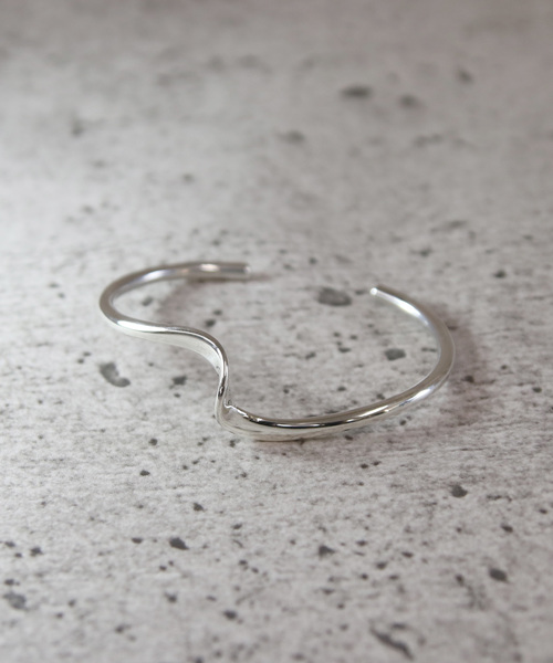 ヤーカ　YArKA シルバー　シルバー925 ツイスト　バングル　ブレスレット YArKA バングル 「YArKA/ヤーカ」silver925 twist design bangle