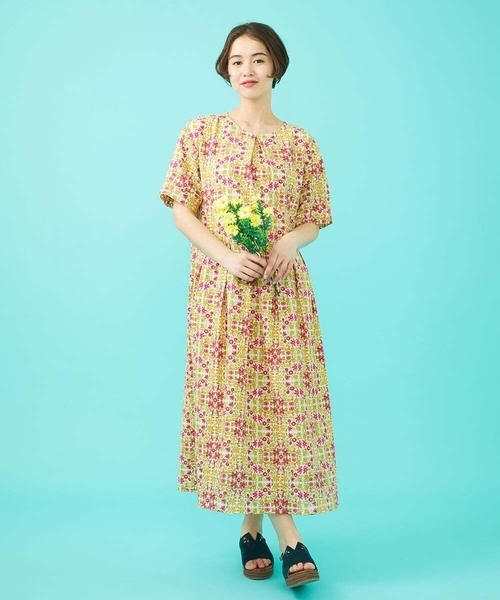 ワンピース 「日本製」Rosa flamenco フラワープリントタックワンピース