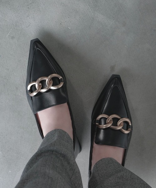 【新品】チェーンモチーフフラットパンプス Daniella&GEMMA パンプス チェーンモチーフフラットシューズ