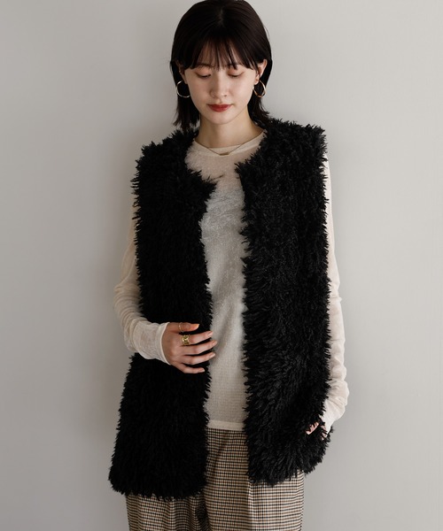 ロングファー付きジレ shetila（シェティラ） ベスト ジレ 大人カジュアルに合う、プードル