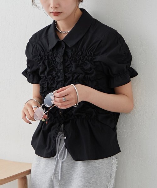 ブラウス シャツ 「＠___s_m17 セレクト/IVO」シャーリングシェイプシャツ レディースの画像