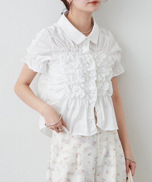 ブラウス シャツ 「＠___s_m17 セレクト/IVO」シャーリングシェイプシャツ レディースの画像
