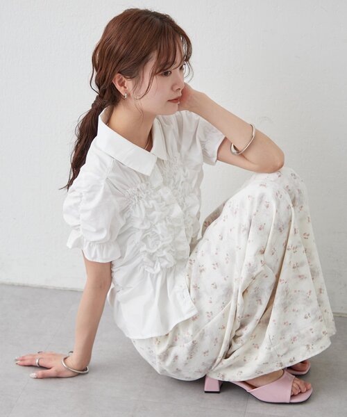 ブラウス シャツ 「＠___s_m17 セレクト/IVO」シャーリングシェイプシャツ レディースの画像