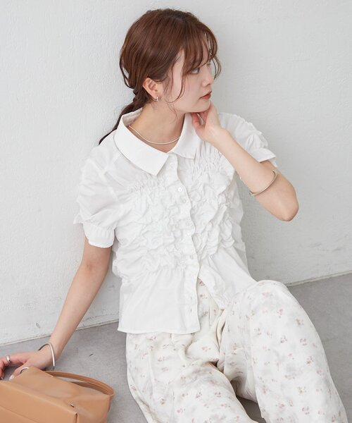 ブラウス シャツ 「＠___s_m17 セレクト/IVO」シャーリングシェイプシャツ レディースの画像