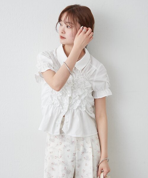 ブラウス シャツ 「＠___s_m17 セレクト/IVO」シャーリングシェイプシャツ レディースの画像