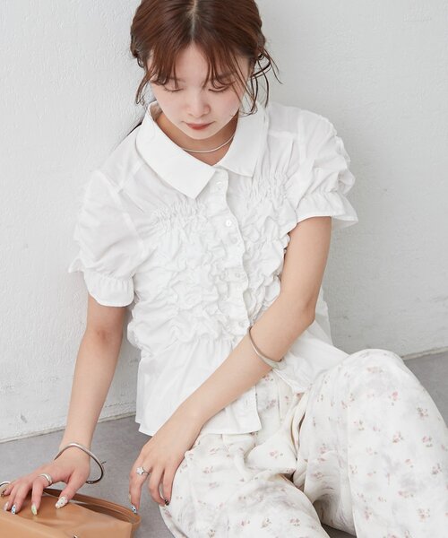ブラウス シャツ 「＠___s_m17 セレクト/IVO」シャーリングシェイプシャツ レディースの画像