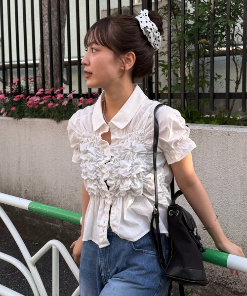 ブラウス シャツ 「＠___s_m17 セレクト/IVO」シャーリングシェイプシャツ レディースの画像