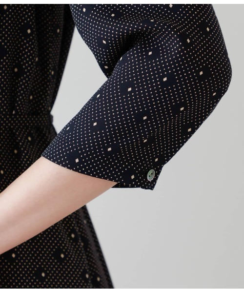 ワンピース ダイヤドットプリント ボウタイ風ワンピース ダイヤドットプリント