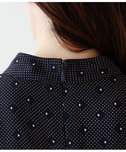 ワンピース ダイヤドットプリント ボウタイ風ワンピース ダイヤドットプリント