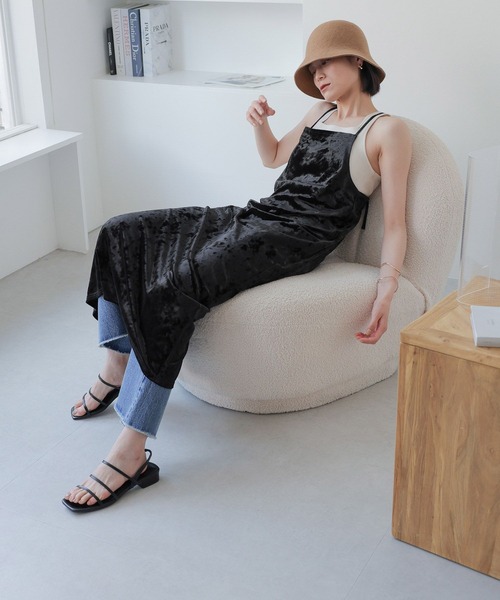 クラッシュベロアキャミワンピース Ray BEAMS（レイビームス）の「クラッシュ ベロア キャミワンピース