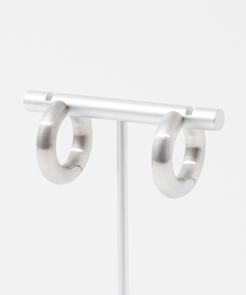 TOM WOOD ピアス Chunky Hoops Satin Medium トムウッド チャン