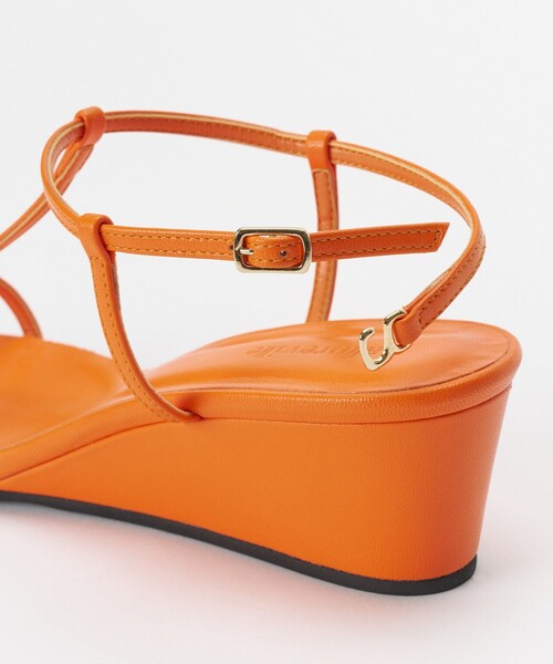 【新品】LE CRABE ROUGU オレンジ ウェッジサンダル　23.5 新品】LE CRABE ROUGU オレンジ ウェッジサンダル 23.5 - メルカリ