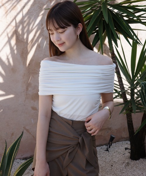anuans オフショルトップス anuans（アニュアンス） tシャツ シアーオフショルギャザーカット