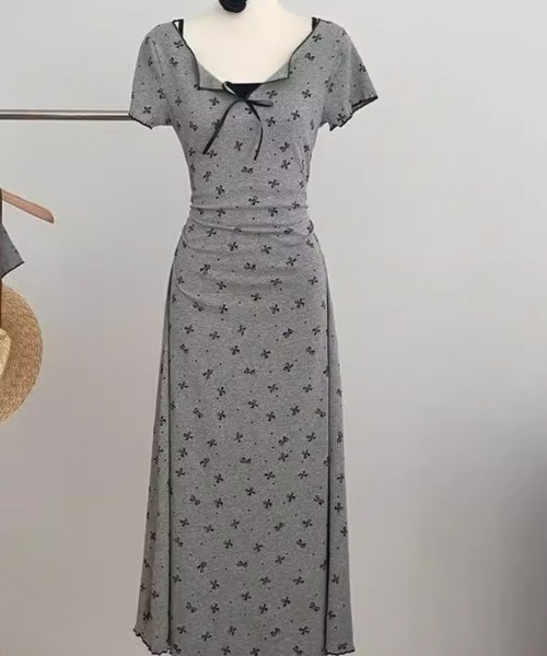 ワンピース 夏 半袖 リボン柄 スリムシルエット ロングワンピース