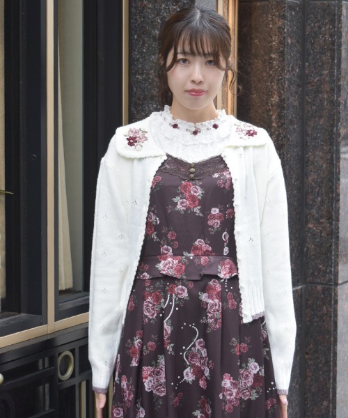 ともっち　新品☆アクシーズファムのリボン通しお花刺繍カーディガン axes femme（アクシーズ ファム） カーディガン フラワーリボン刺繍
