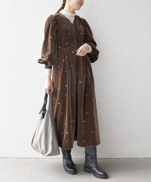 SHIPS any ブラウン フレアワンピース SHIPS any ワンピース any:「手洗い可能」ポリエステル ベロア 刺繍