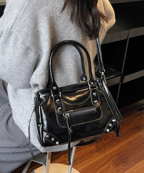 極美品　DIESEL ビックロゴ　ショルダーバッグ　ブラック　3層　y2k B.I.D. ショルダーバッグ バッグ 「Bz」スタッズデザイン3WAYバッグ