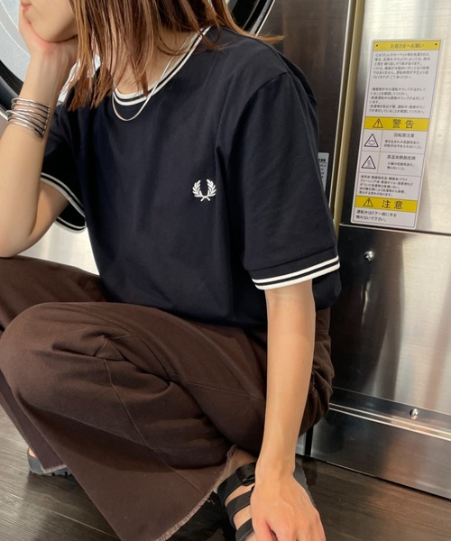 tシャツ 「FRED PERRY/フレッドペリー」 ツインティップライン ワンポイントロゴ刺繍Tシャツ M1588V レディース メンズの画像