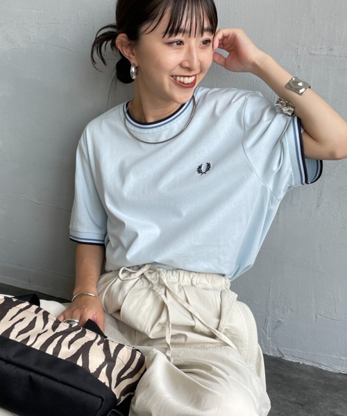 tシャツ 「FRED PERRY/フレッドペリー」 ツインティップライン ワンポイントロゴ刺繍Tシャツ M1588V レディース メンズの画像
