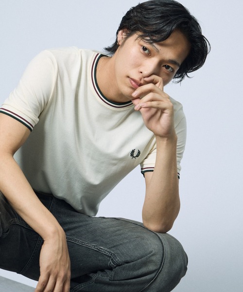 tシャツ 「FRED PERRY/フレッドペリー」 ツインティップライン ワンポイントロゴ刺繍Tシャツ M1588V レディース メンズの画像