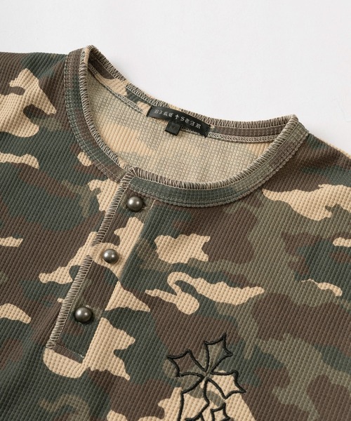 ヘンリーネック tシャツ 「82」カモフラ柄 クロスワンポイント