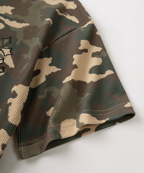 ヘンリーネック tシャツ 「82」カモフラ柄 クロスワンポイント