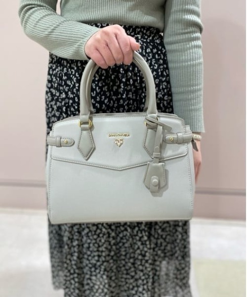 新品未使用品 Samantha Vega ハンドバッグ Samantha Vega ハンドバッグ アクセントリボンラメハンドバッグ