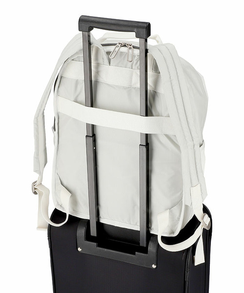 レスポートサック　リュック　ドット　エッセンシャル　デイパック　黒×白　美品 LeSportsac デイバック リュック DAILY BACKPACK リサイクルド
