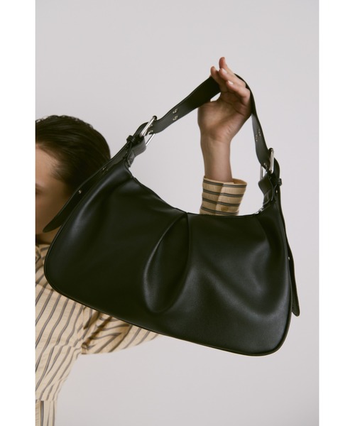 未使用　ハンドバッグ　ワンハンド　ネイビー　シンプル un/neu ハンドバッグ ワンハンドルタックハンドバッグ