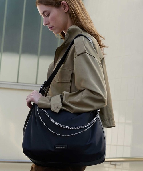 チェーンバック チェーンチャーム付 フェイクレザー ショルダーBAG[品番