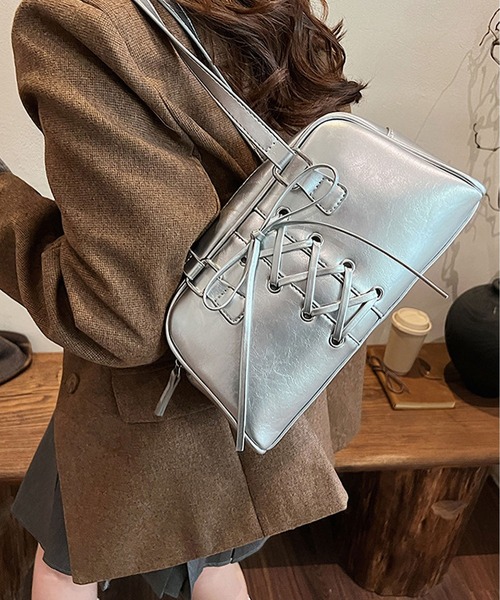 LA VORAGINE（ラ ヴォラジネ） ショルダーバッグ バッグ 紐リボン