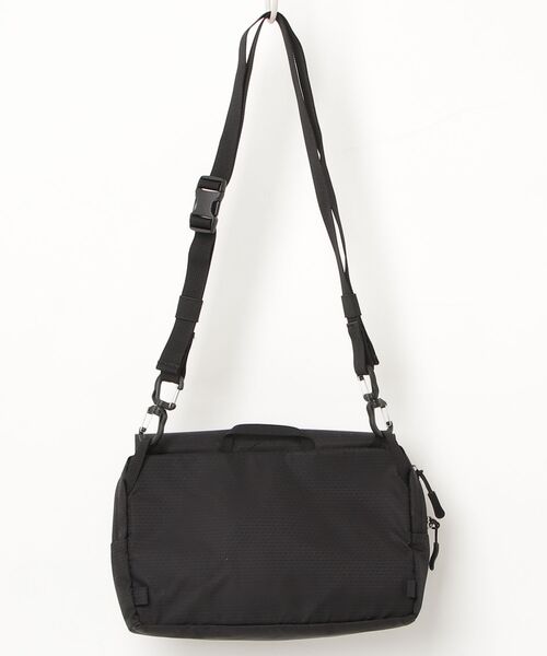 ブラック多機能ショルダーバッグ THE NORTH FACE（ザ ノースフェイス） ショルダーバッグ ONE SIZE