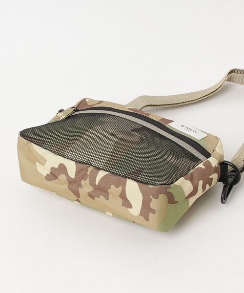 「B:MING by BEAMS」 カモフラージュショルダーバッグ - ベージュ メンズ_画像3