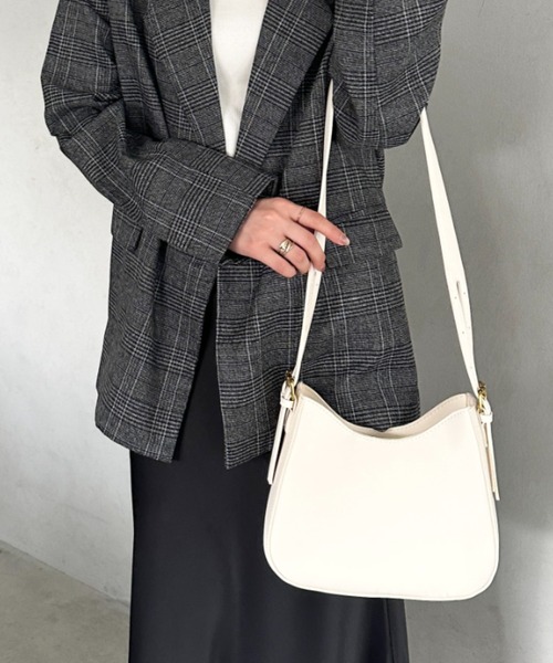 DAN レンタルショルダーバッグRental Shoulder Bag The finest leather shoulder bag, inspired by the TSUTAYA