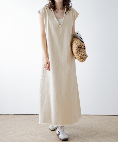 【ルピーノ】LUPINO ノースリーブワンピース フリンジ クリーム色 M 美品 La-gemme ワンピース 深Vネックフリンジロングワンピース